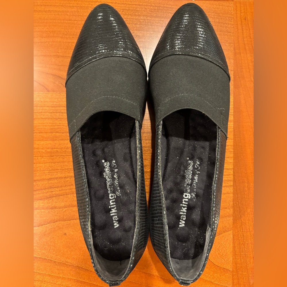 Walking Cradles Black Textured Two-Tone Loafers, women’s size 8.5